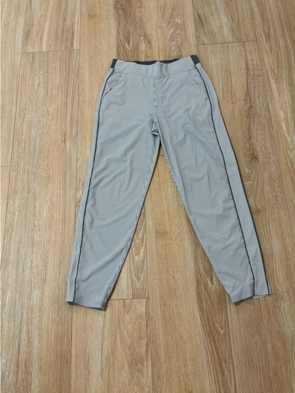 Athleta Gray and White Pinstripe Cropped Active Pants